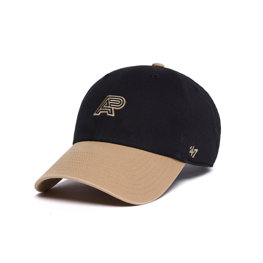 AP x ’47 TT CLEAN UP HAT SCHWARZ/HELLBRAUN