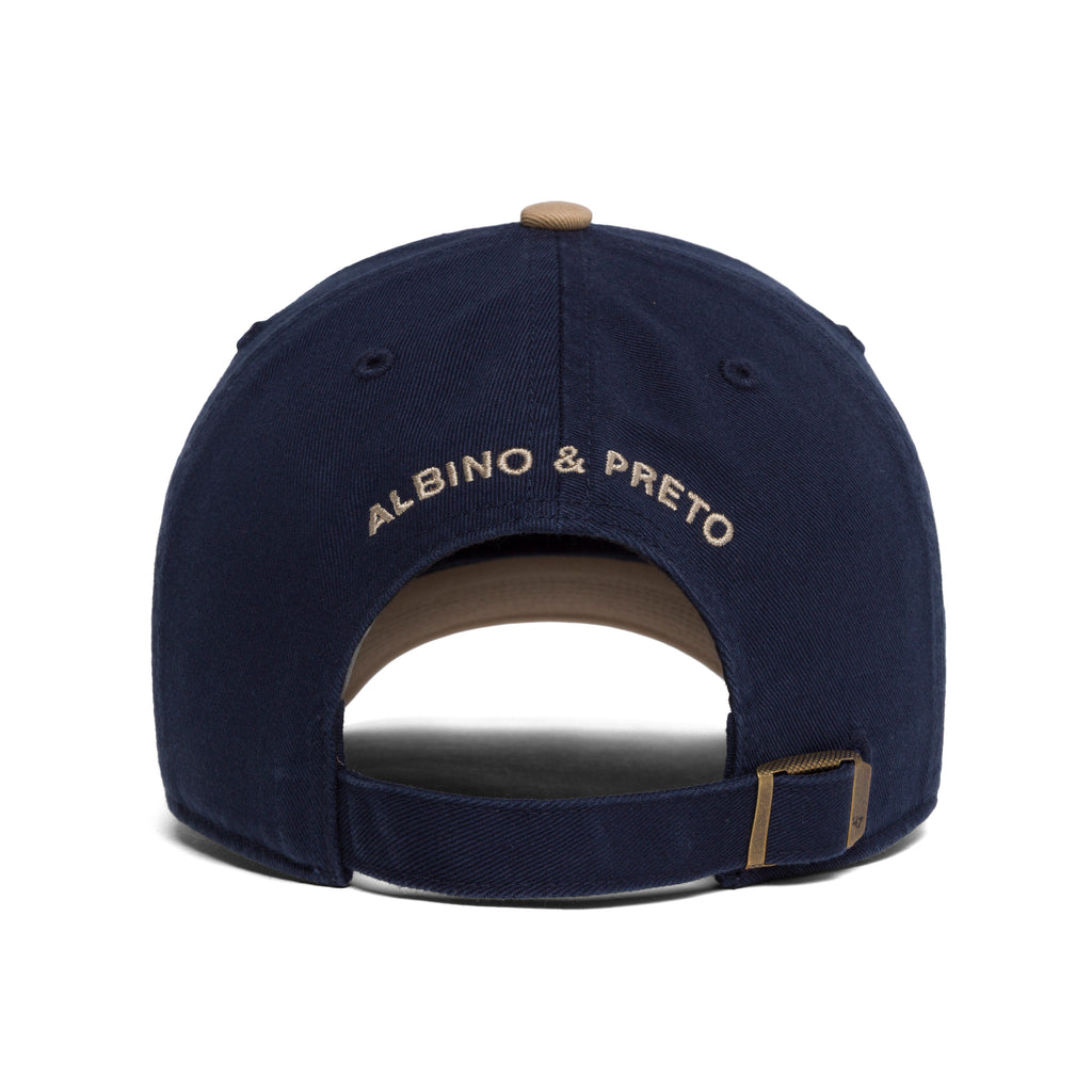 AP x ’47 TT CLEAN UP HAT MARINEBLAU/HELLBRAUN