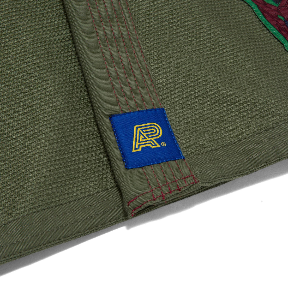 Albino & Preto x Wing Gundam Olive Jiu-Jitsu Gi