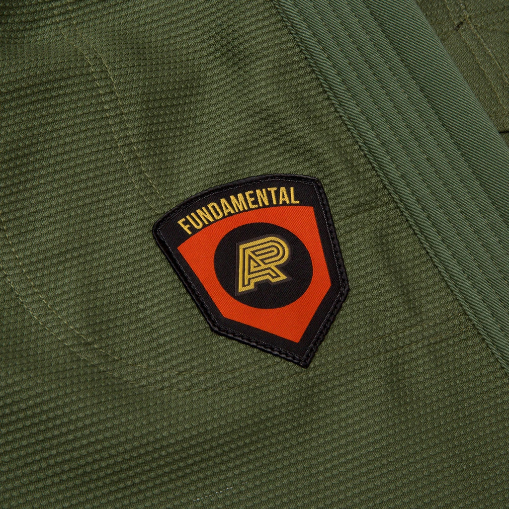 Albino & Preto Fundamental Olive BJJ Gi