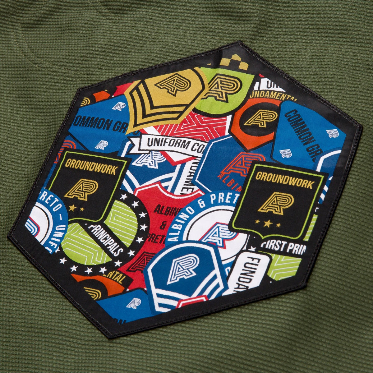 Albino & Preto Fundamental Olive BJJ Gi