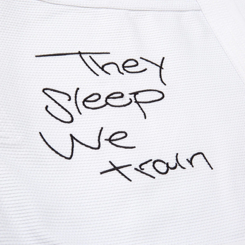 Albino & Preto TSWT White Jiu Jitsu Gi