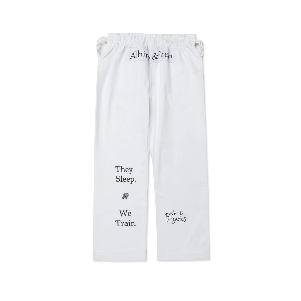 Albino & Preto TSWT White Jiu Jitsu Gi