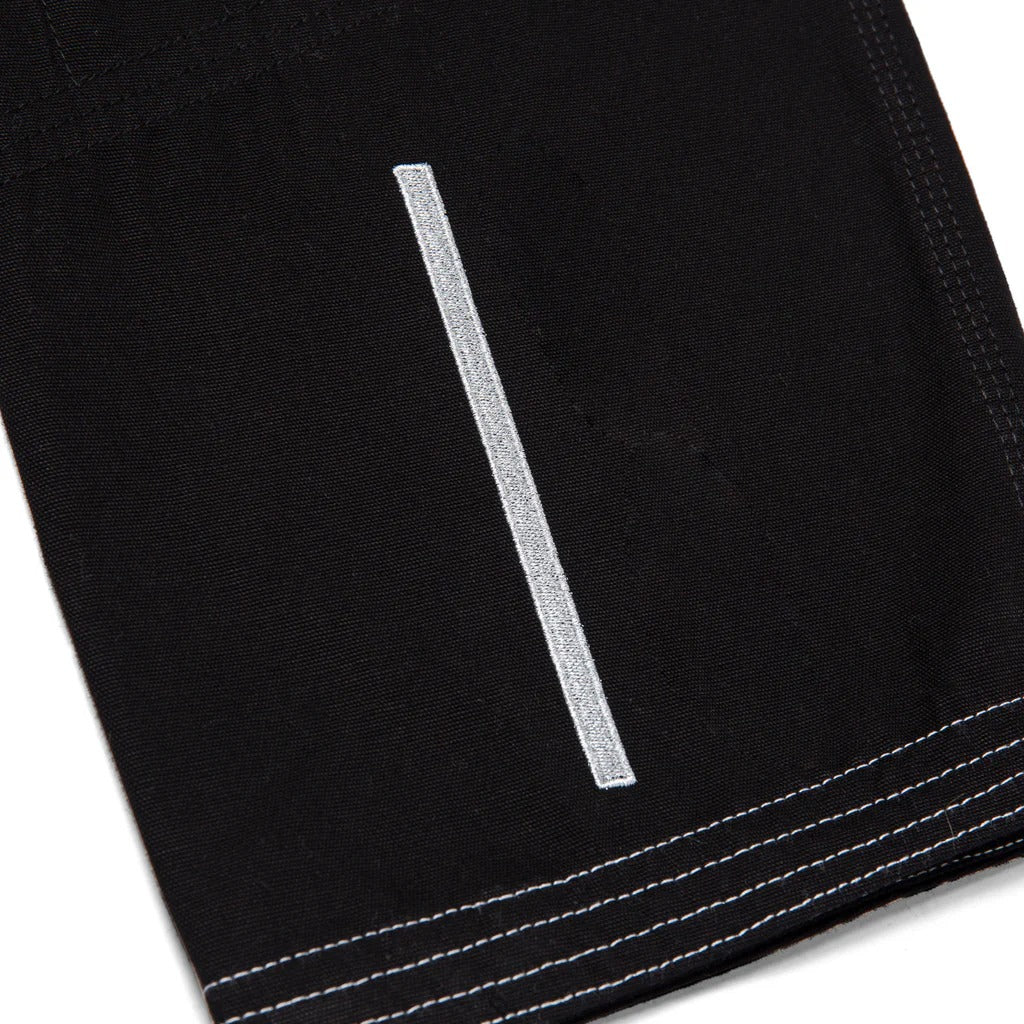 Albino and Preto Ground Control Black BJJ Gi