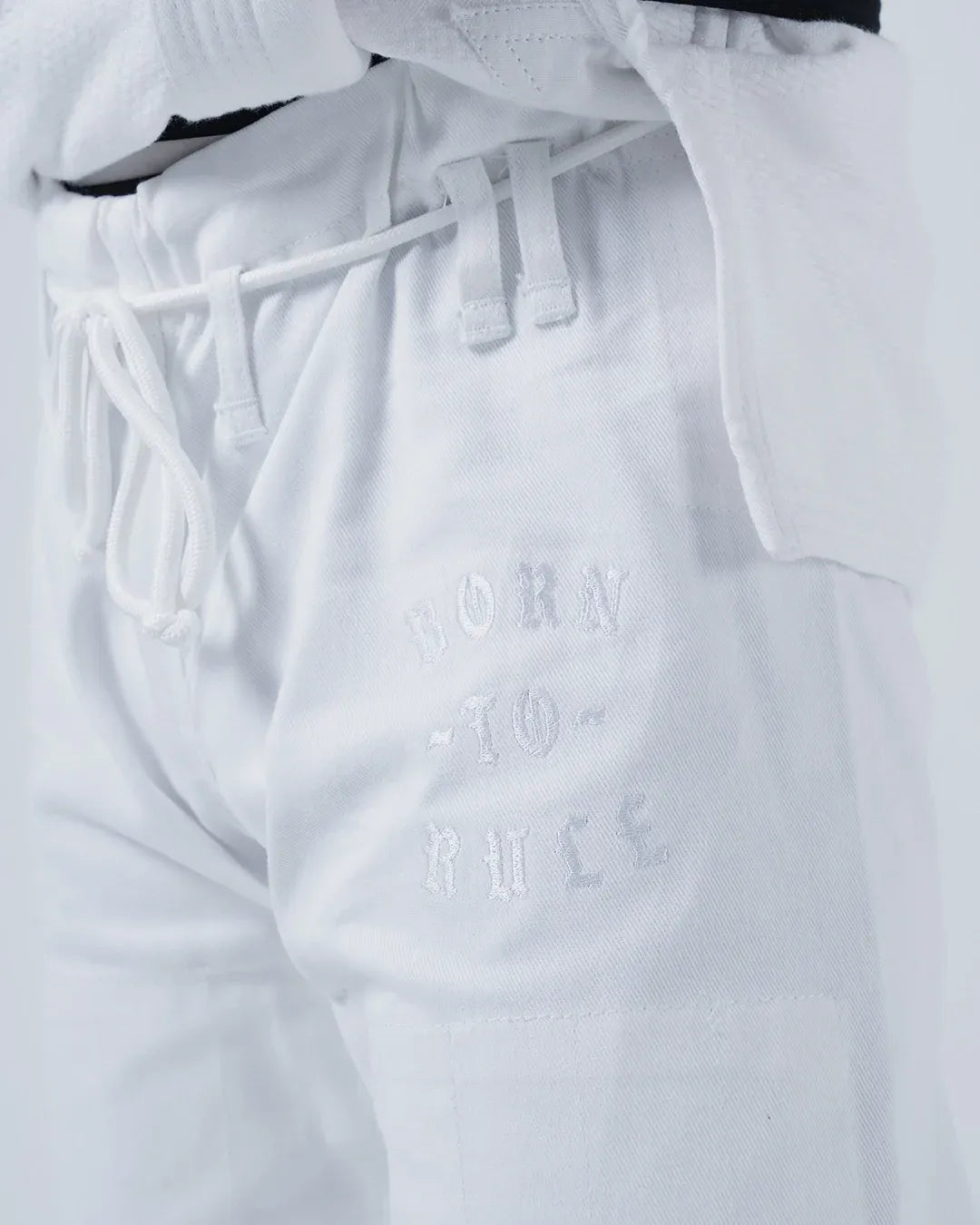 KINGZ BORN TO RULE JIU JITSU WEISSER - SCHWARZER - GRÜNER KIMONO / GI