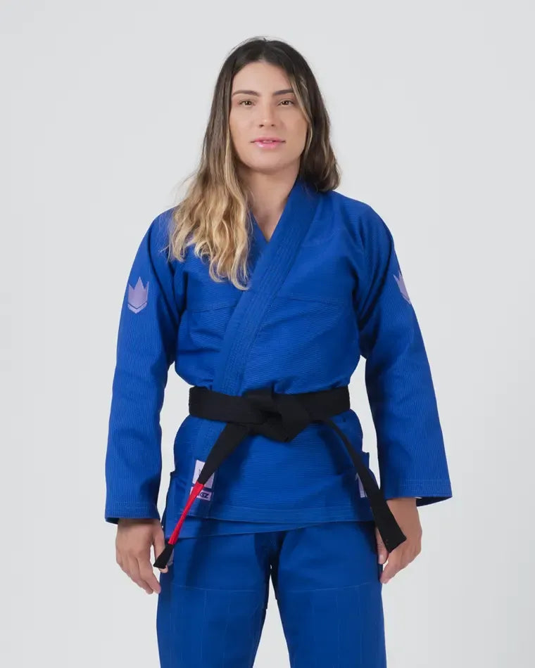 KINGZ THE ONE MUJERES JIU JITSU (VERSIÓN 2023) - BLANCO - AZUL CIELO - KIMONO / GI DE CINTURÓN BLANCO GRATIS