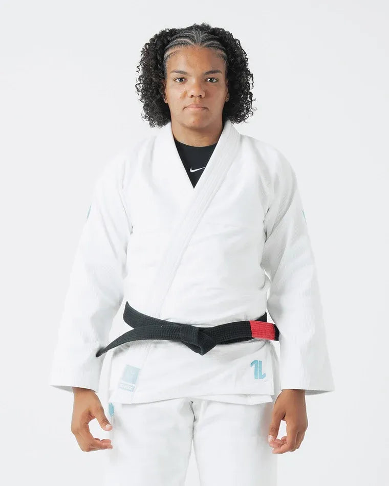 KINGZ THE ONE DAMEN JIU JITSU (VERSION 2023) - WEISS - HELLBLAU - KOSTENLOSER WEISSER GÜRTEL KIMONO / GI