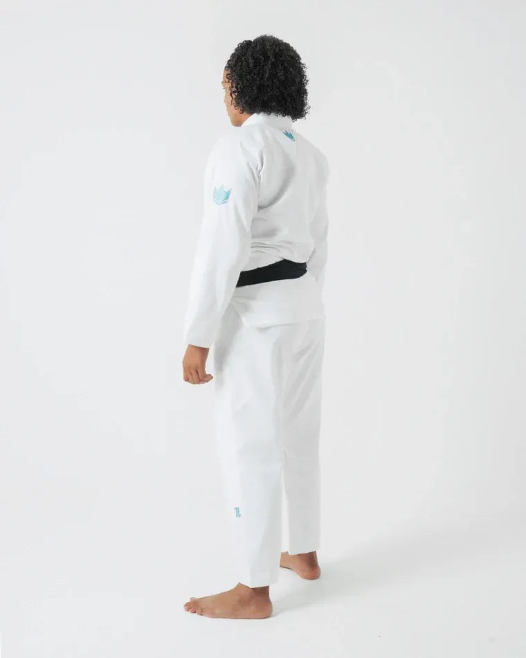 KINGZ THE ONE MUJERES JIU JITSU (VERSIÓN 2023) - BLANCO - AZUL CIELO - KIMONO / GI DE CINTURÓN BLANCO GRATIS